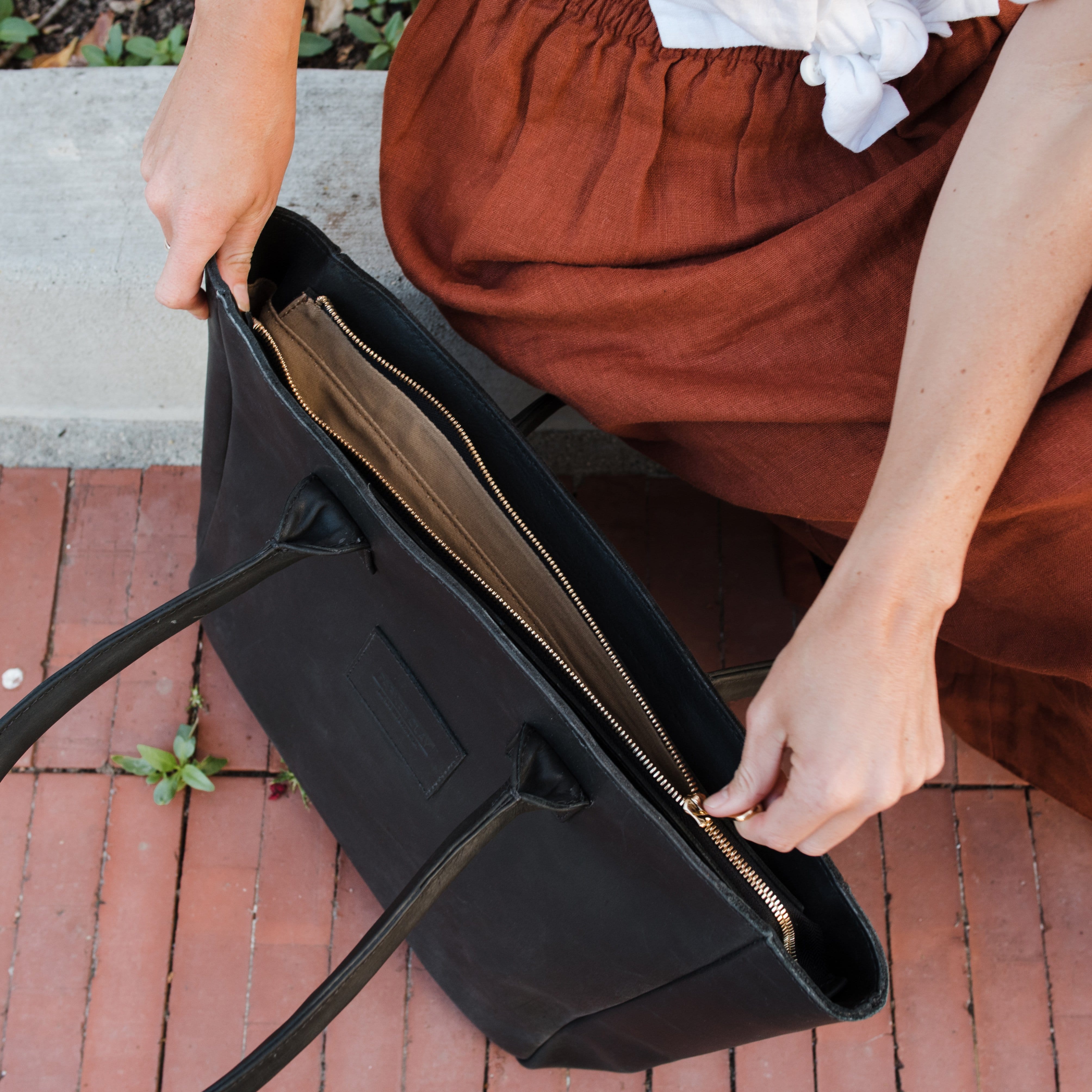 Merkato Signature Zip Tote